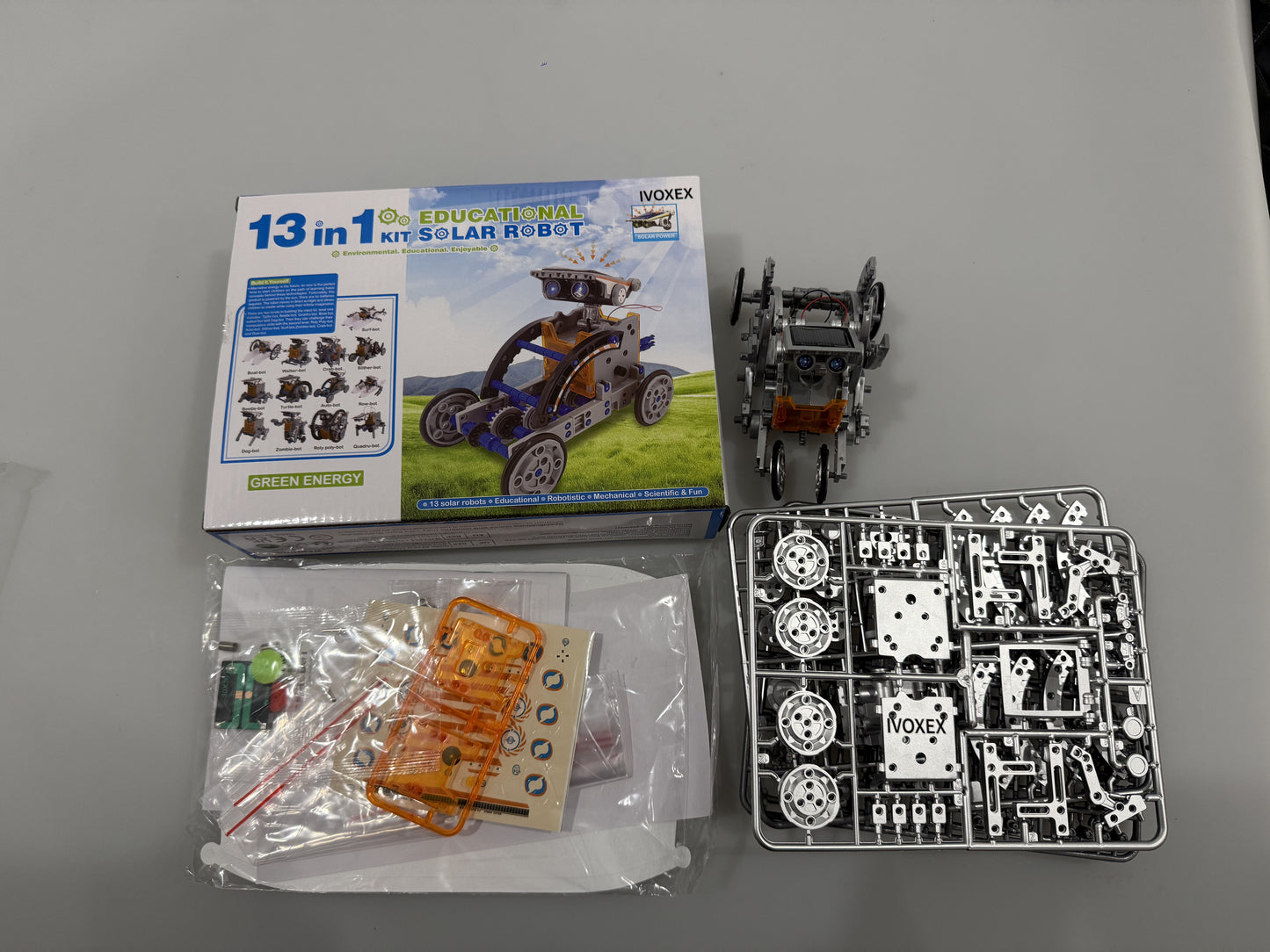 IVOXEX STEM 13-in-1 Solar Power Robots Creation Toy, Educational Experiment DIY Robotics Kit, Science Toy Solar Powered Building Robotics Set Age 8-12 for Boys Girls Kids Teens to Build