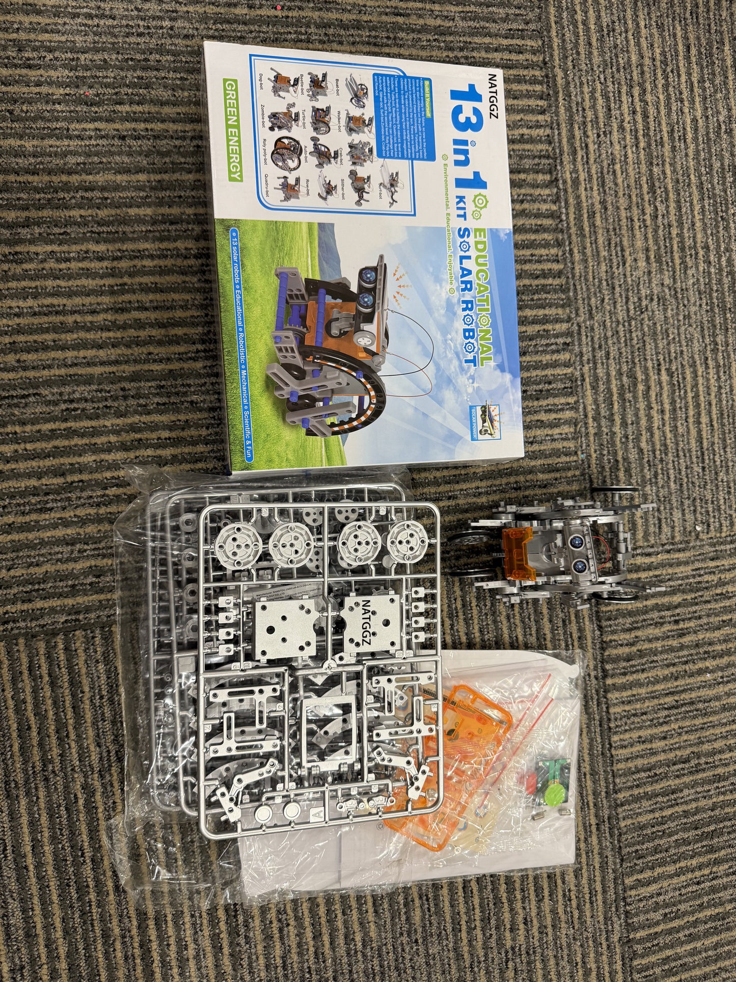 NATGGZ STEM 13-in-1 Solar Power Robots Creation Toy, Educational Experiment DIY Robotics Kit, Science Toy Solar Powered Building Robotics Set Age 8-12 for Boys Girls Kids Teens to Build
