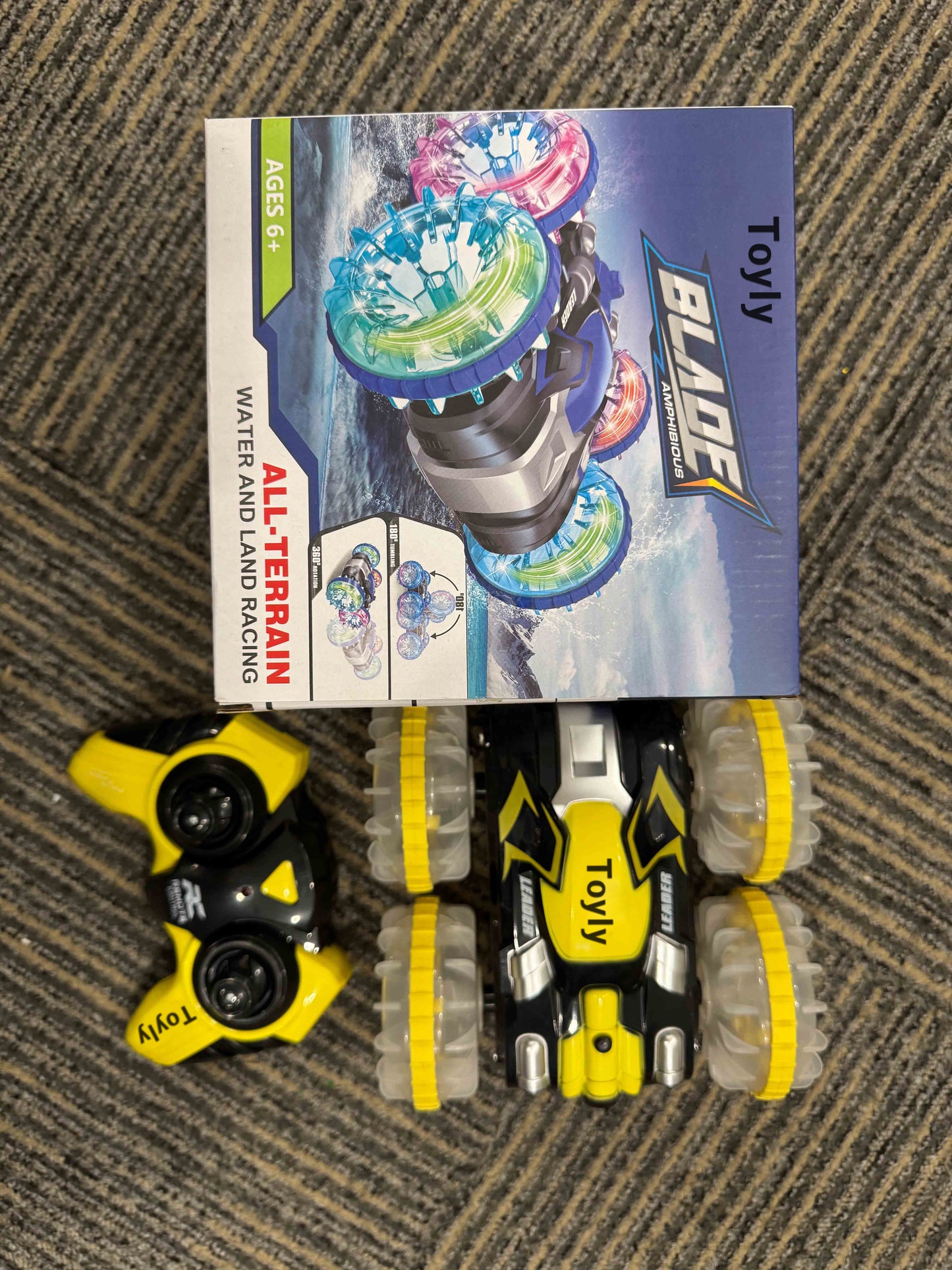 Toyly Remote Control Car, 2.4GHz Double Sided 360° Flips Rotating Electric Race RC Stunt Car